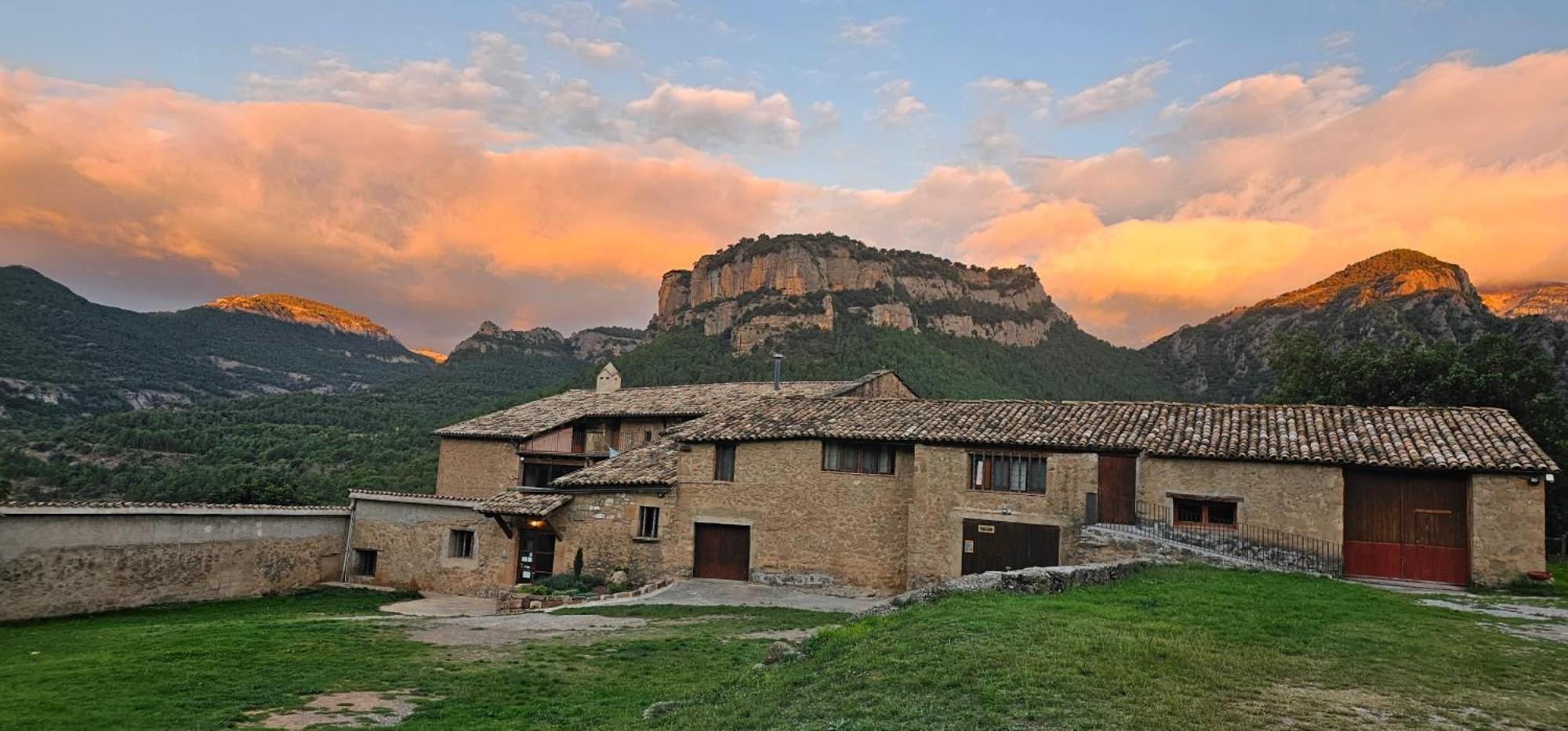 Cases Altes De Posada Navés Dış mekan fotoğraf